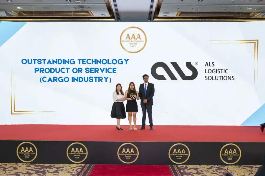 ALS team with the Outstanding Technology Product or Service (Cargo Industry) award at the Aviation Achievement Awards 2025