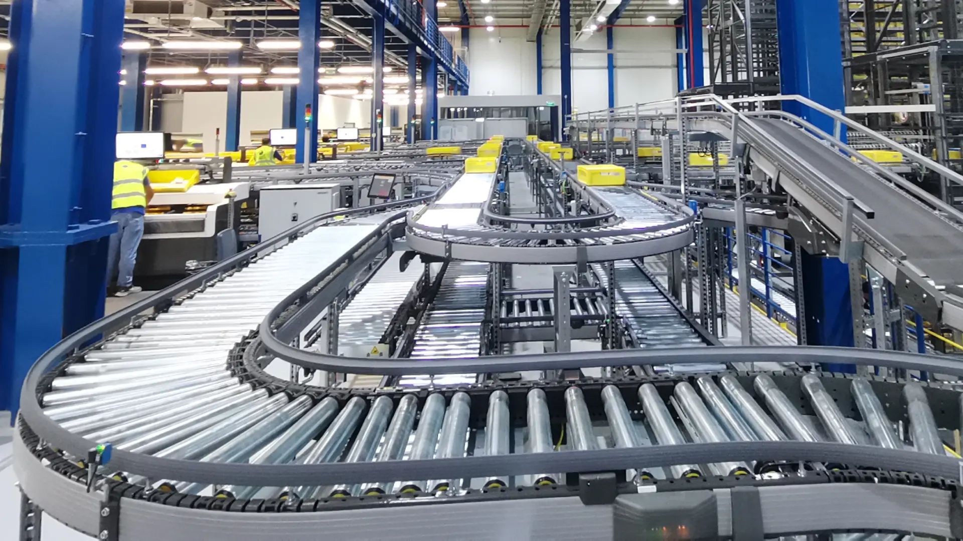 Belt Conveyors & Roller Conveyors - AEDLER Logistik Solutions